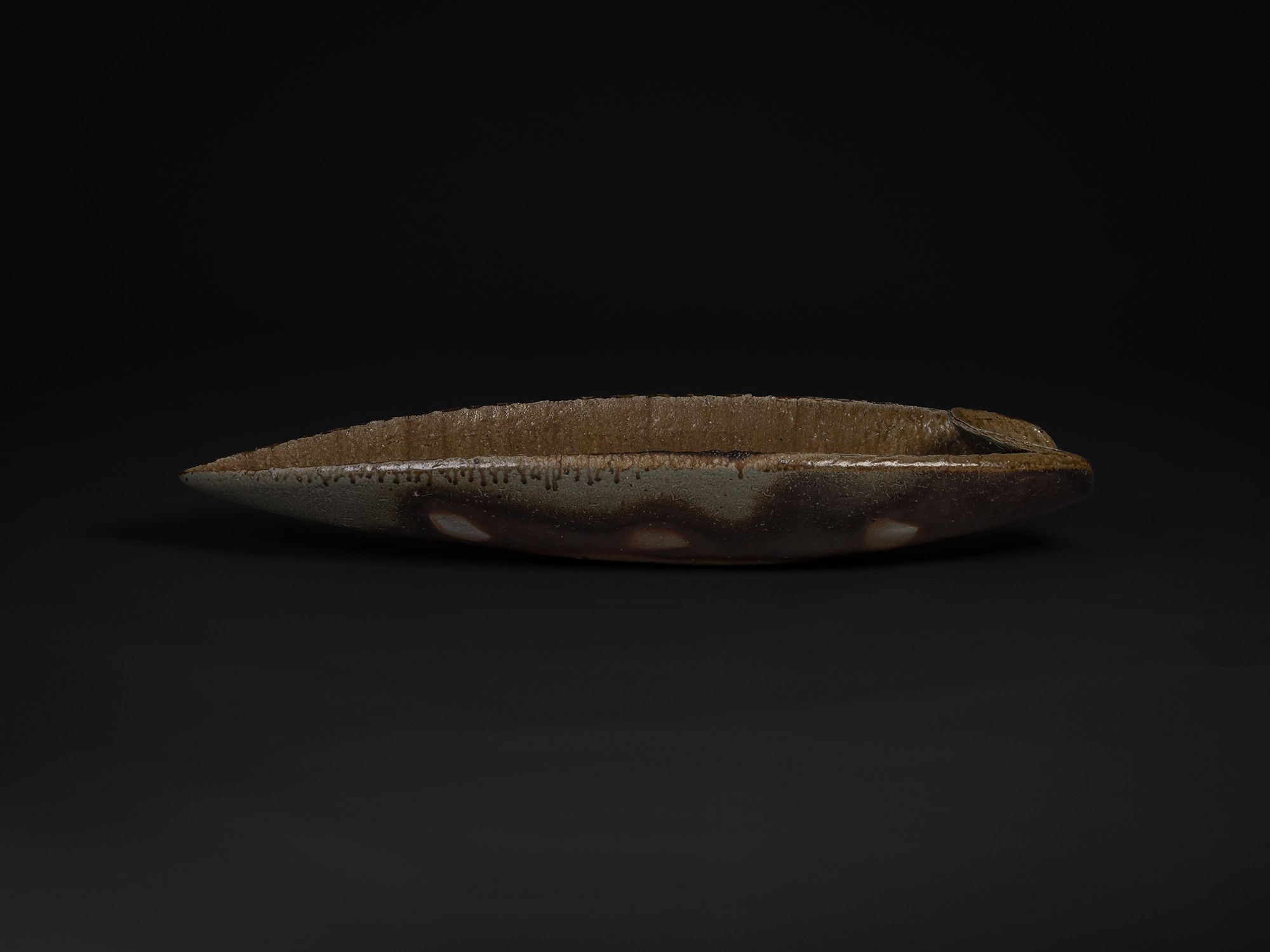 Reverse side of horizontal ceramic flower vase Flowing Flower IV by Kakurezaki Ryūichi, elongated...