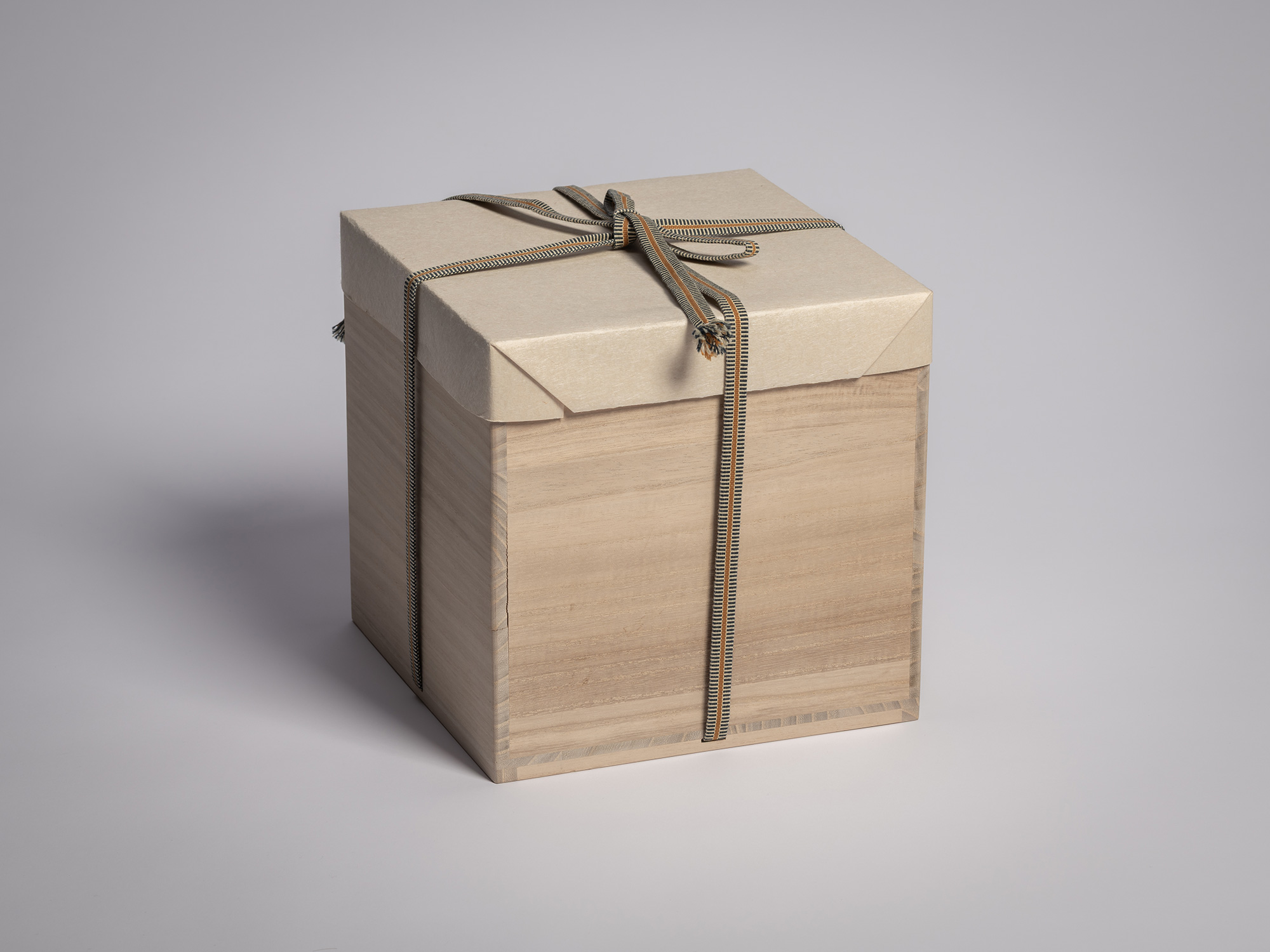 Tomobako (wooden storage box) for Iga Broken Jar by Shiro Tsujimura, a light wood box with a fitted...