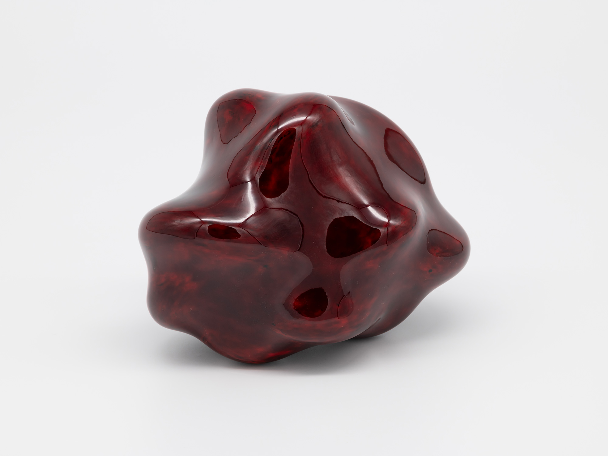 A small, freestanding contemporary lacquer sculpture titled Untitled (tangled) by Genta Ishizuka....