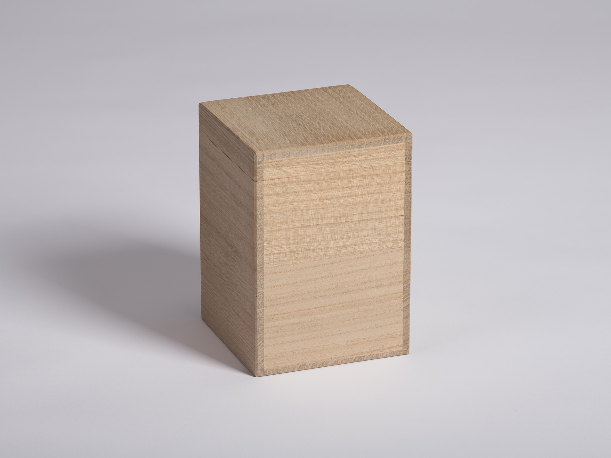 Plain tomobako (wooden box) for Untitled by Genta Ishizuka